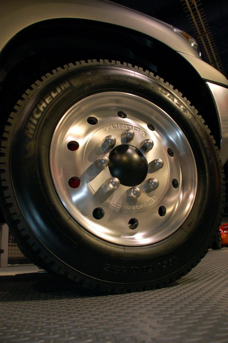  Toyota Tundra Diesel Dually Project Vehicle 2007 года  (фото 5 из 13)